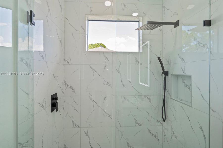 Close-up of interior finishes inside a home in , Lehigh Acres (Image 22). Close-up of interior finishes inside a home in , Lehigh Acres (Image 22).