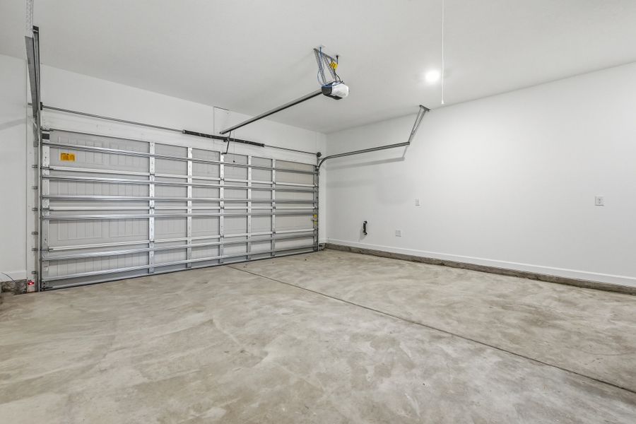 Spacious, unfurnished interior of a new home in , Crestview (Image 28).
