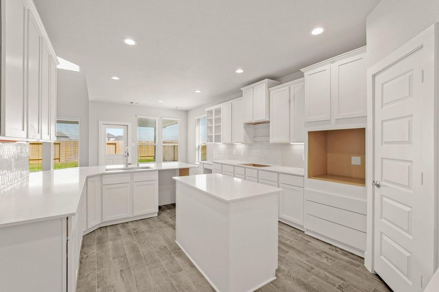 Furnished interior view inside a new home in Briarwood Crossing, Rosenberg (Image 12).