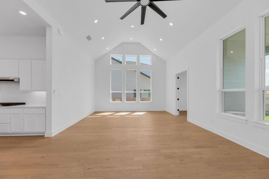 Spacious, unfurnished interior of a new home in Flora, Hutto (Image 14).