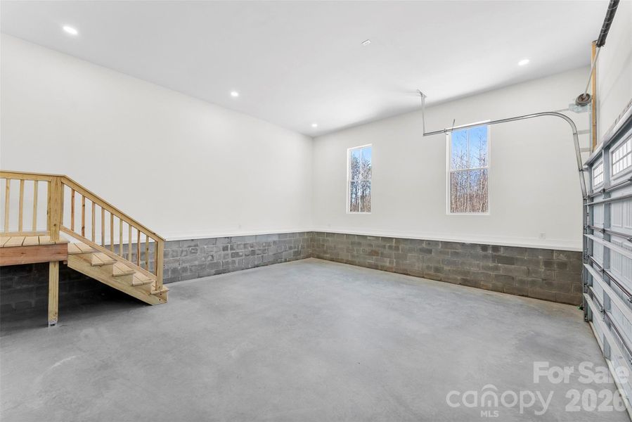 Spacious, unfurnished interior of a new home in , Kings Mountain (Image 39).