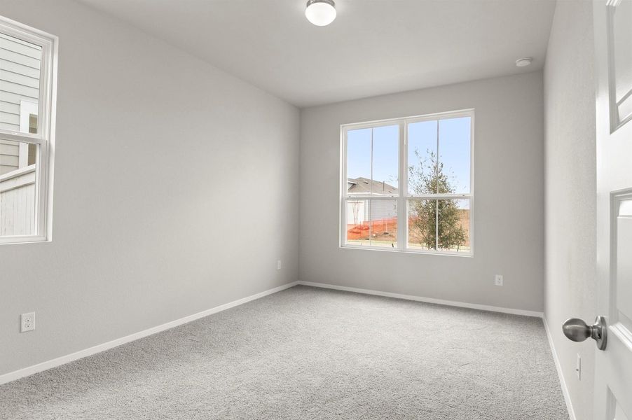 Spacious, unfurnished interior of a new home in Harvest Ridge, Elgin (Image 24).