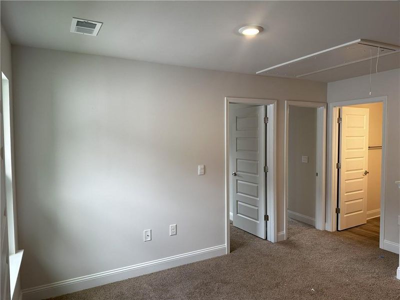 Spacious, unfurnished interior of a new home in Canterbury Villas, Carrollton (Image 19).