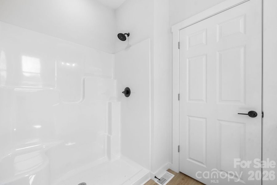 Spacious, unfurnished interior of a new home in , Hickory (Image 19).