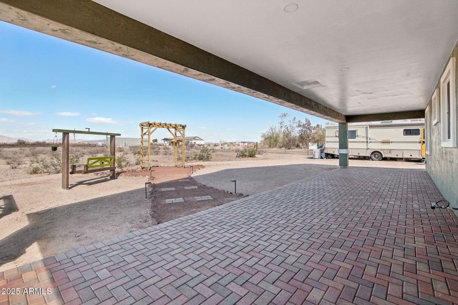 28-web-or-mls-W Minnezona Ave-028