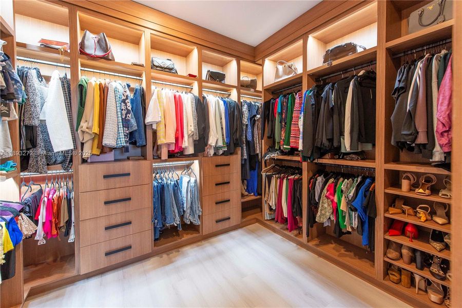 Image 18 of a home in .