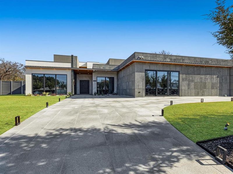 Community amenities in , Dallas (Image 25).