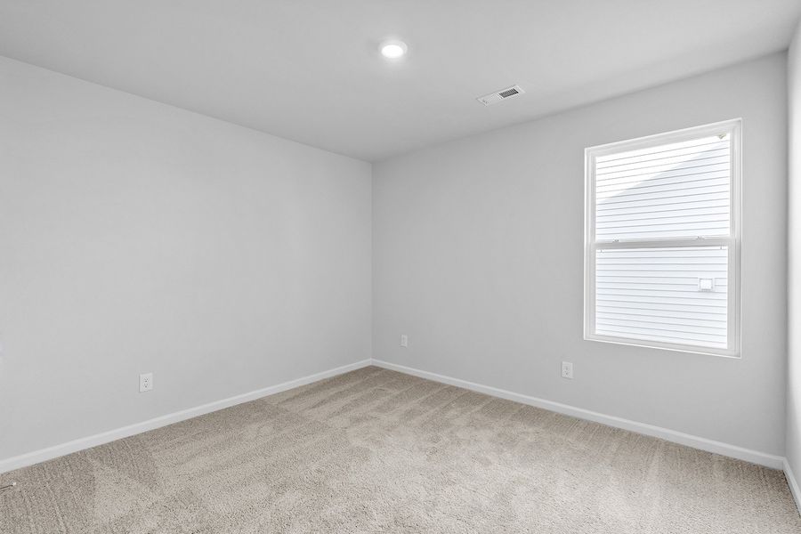 Spacious, unfurnished interior of a new home in Hanes Lake, Winston-Salem (Image 27).