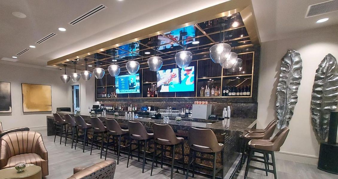 Valencia Grand Sports Bar 2