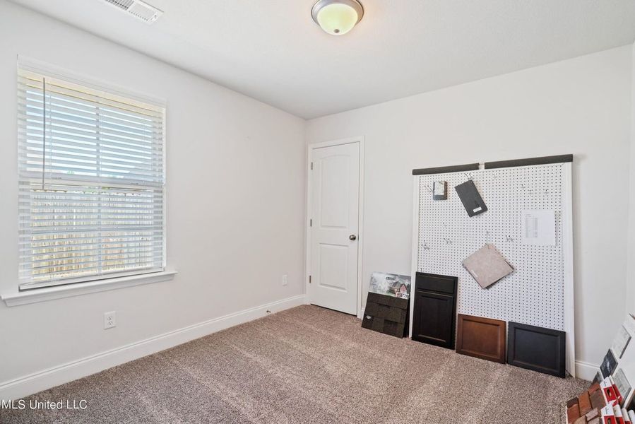 Representative unfurnished interior of a home built from the 1425 by Adams Homes in Sandy Creek, Pace (Image 15). Representative unfurnished interior of a home built from the 1425 by Adams Homes in Sandy Creek, Pace (Image 15).
