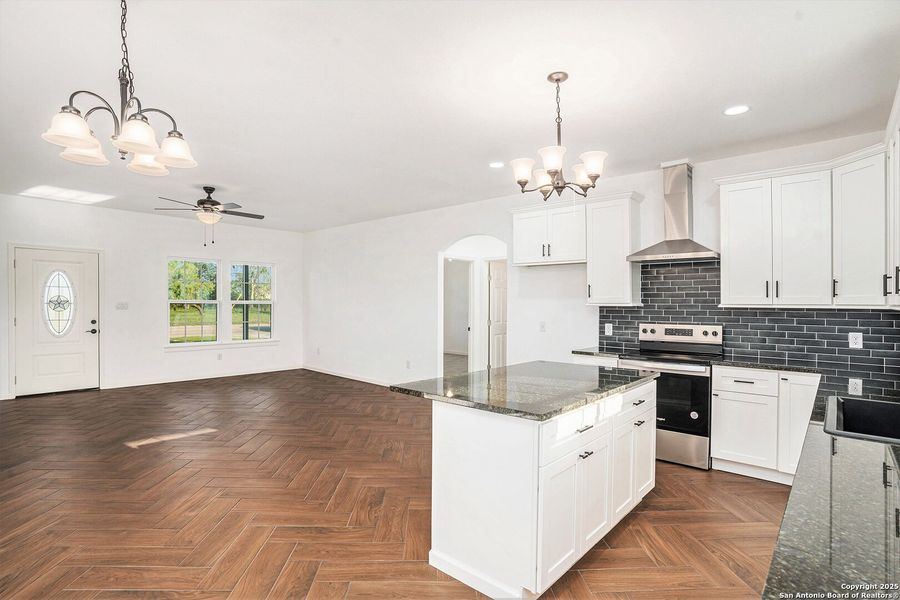 Furnished interior view inside a new home in , Seguin (Image 6).