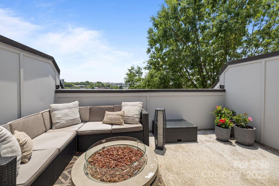 Exterior details and patio area of a home in , Charlotte (Image 2).