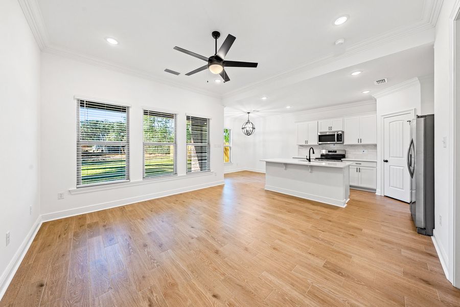 Spacious, unfurnished interior of a new home in Sentinel Ridge, Pace (Image 12).