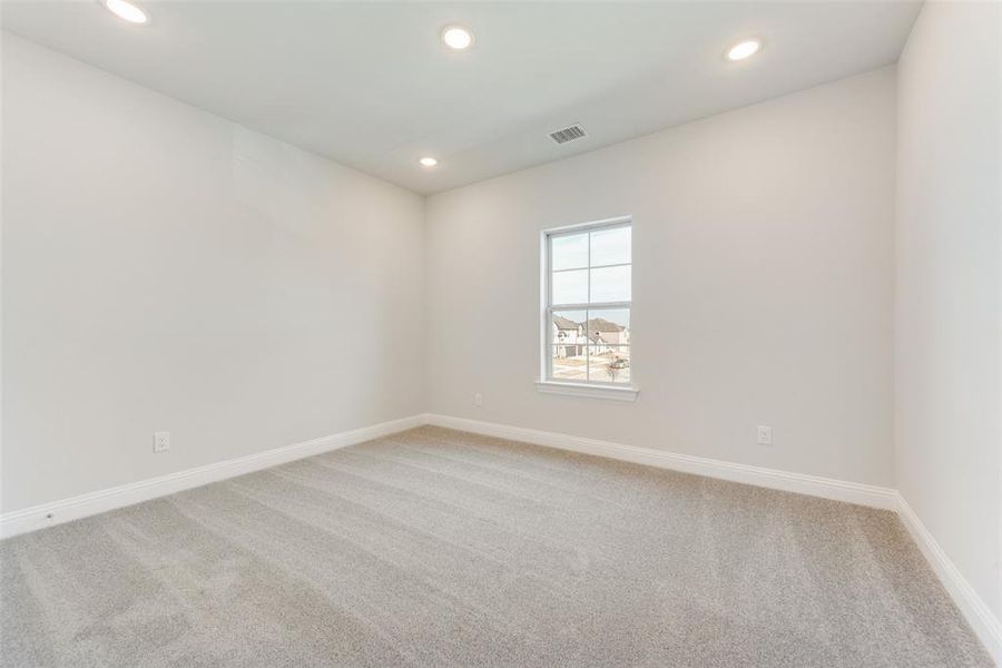 Spacious, unfurnished interior of a new home in Villages of Creekwood, Frisco (Image 33).