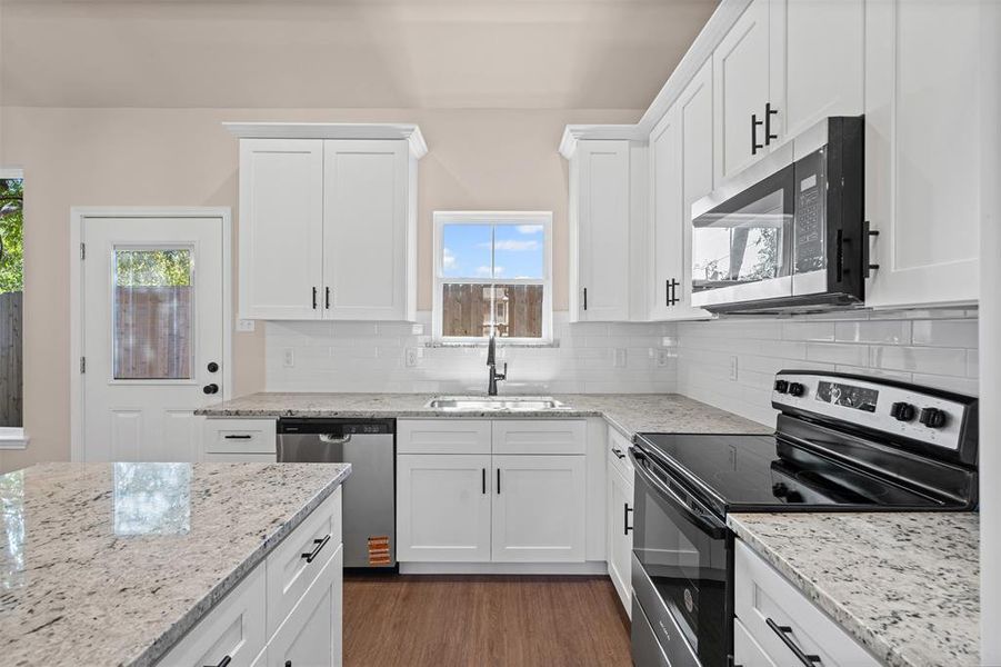 Furnished interior view inside a new home in , Mineral Wells (Image 9).