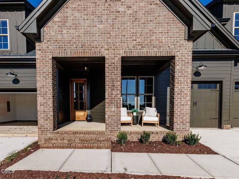 003-1280x960-front-porch