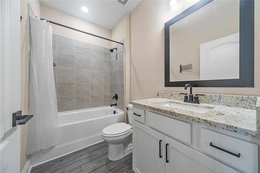 Furnished interior view inside a new home in Reunion Village, Kissimmee (Image 9).