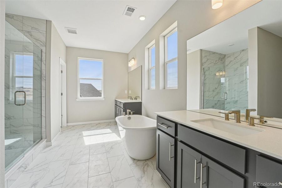 5 PC. OWNER'S BATH W/ FREESTANDING TUB