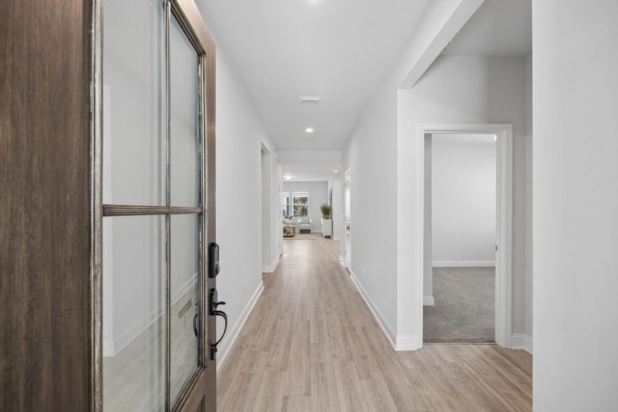 Spacious, unfurnished interior of a new home in , Beaufort (Image 17).