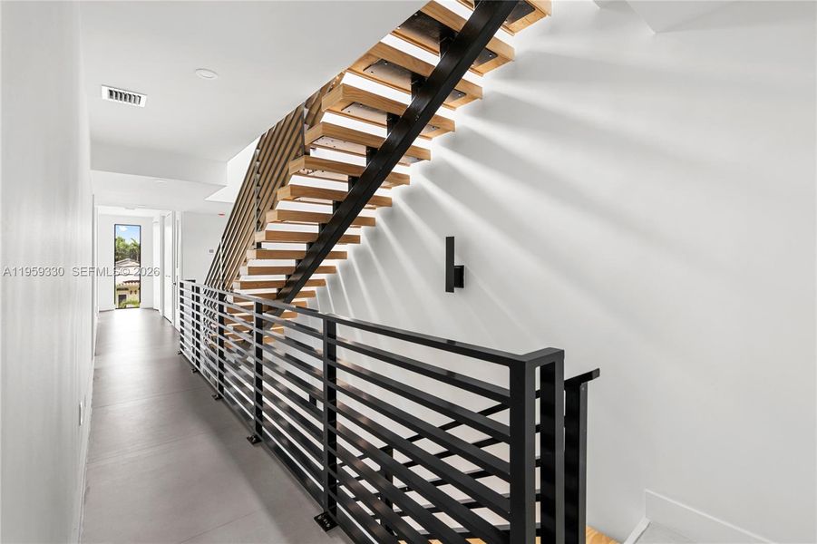 Spacious, unfurnished interior of a new home in , Miami (Image 14).