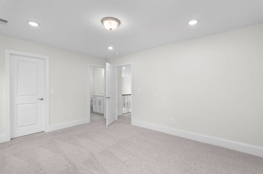 Spacious, unfurnished interior of a new home in Mount Vintage, North Augusta (Image 43).