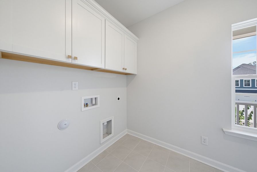 Spacious, unfurnished interior of a new home in Sweetbrier, Durham (Image 27).