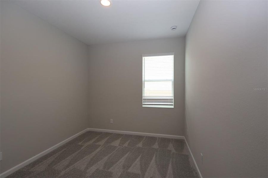 Spacious, unfurnished interior of a new home in Bay Lake Farms, St. Cloud (Image 18).