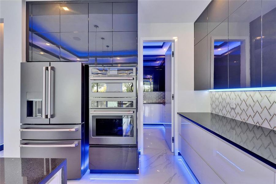 Furnished interior view inside a new home in , Apollo Beach (Image 11).