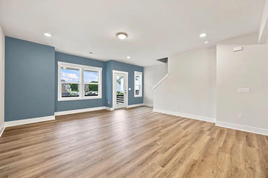 Spacious, unfurnished interior of a new home in Allen Park, Raleigh (Image 17).