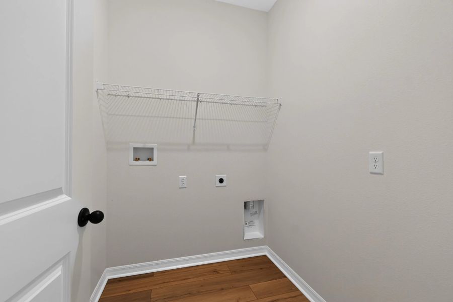 Spacious, unfurnished interior of a new home in Catamaran Cove, Rockledge (Image 21).