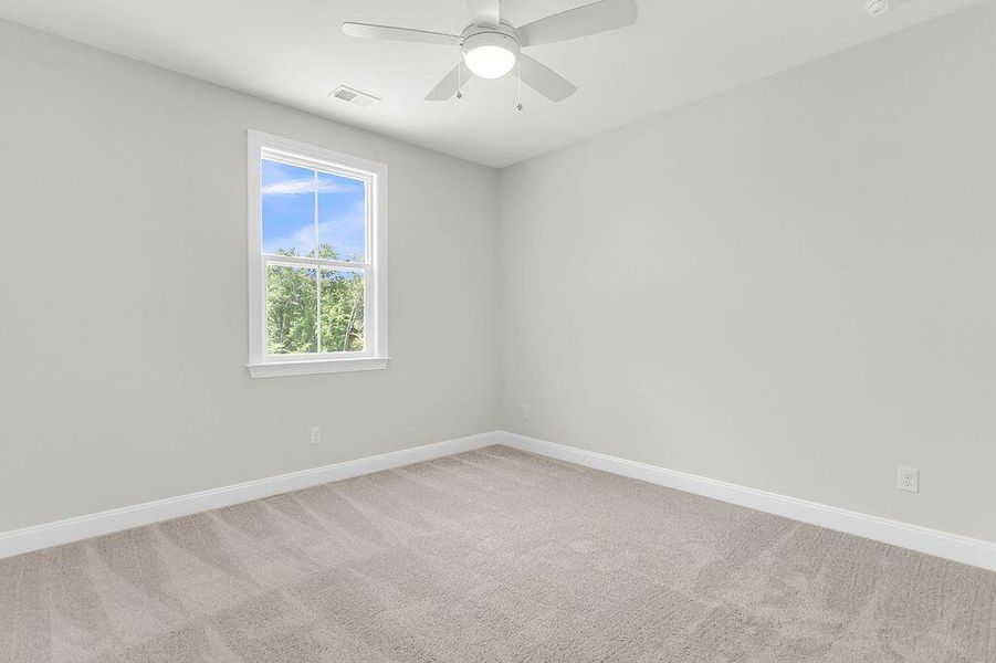 Spacious, unfurnished interior of a new home in Heron Preserve, Hanahan (Image 8).