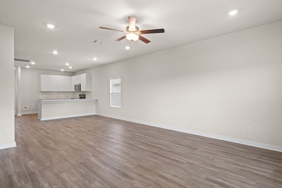 1,899sf New Home in Elgin, TX. - Slide 9 1,899sf New Home in Elgin, TX. - Slide 9