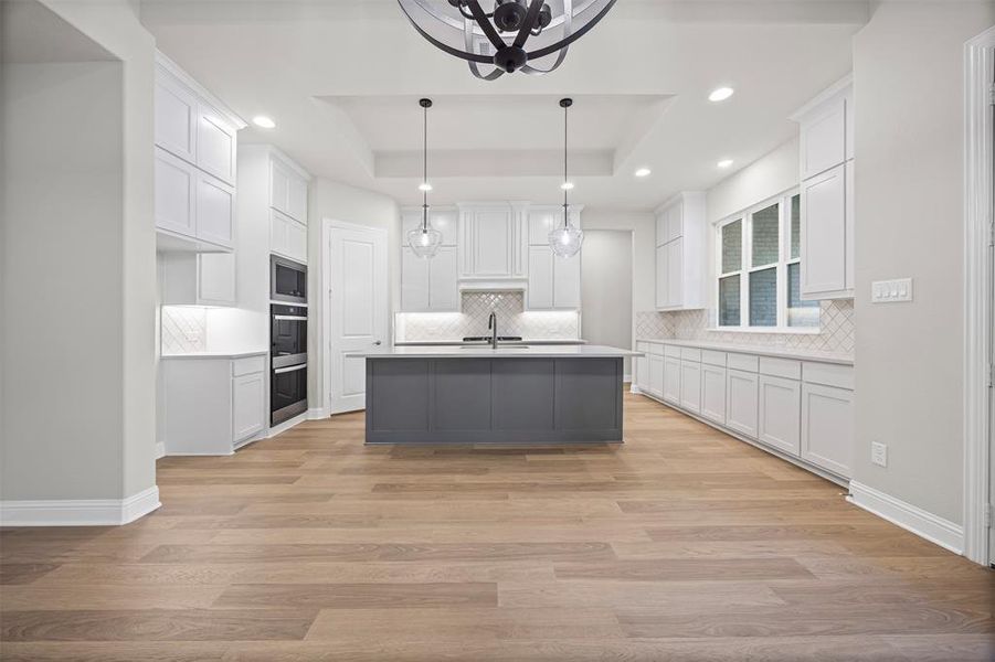 Spacious, unfurnished interior of a new home in Waterfall Ranch - 1 Acre Lots, Waxahachie (Image 26). Spacious, unfurnished interior of a new home in Waterfall Ranch - 1 Acre Lots, Waxahachie (Image 26).