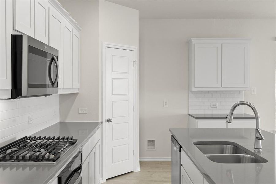 11. 5426 Runnel - Kitchen (3) 11. 5426 Runnel - Kitchen (3)