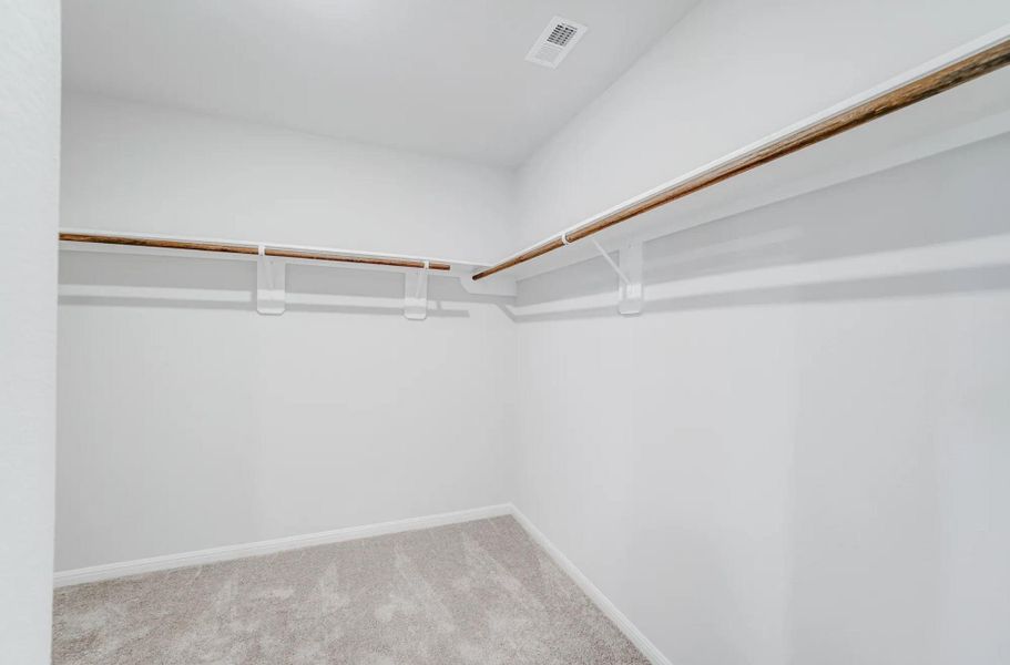 Spacious, unfurnished interior of a new home in Shirey Forest - Branches, Lufkin (Image 28).