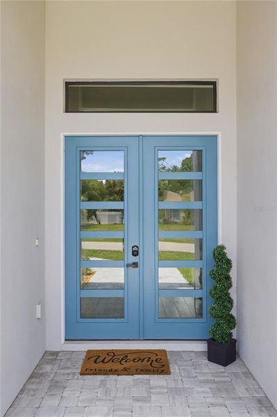 Exterior details and patio area of a home in , North Port (Image 3).
