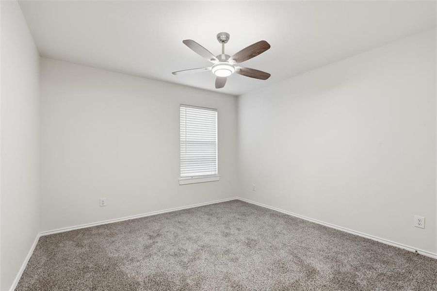 Spacious, unfurnished interior of a new home in Newberry Point, Fort Worth (Image 21).