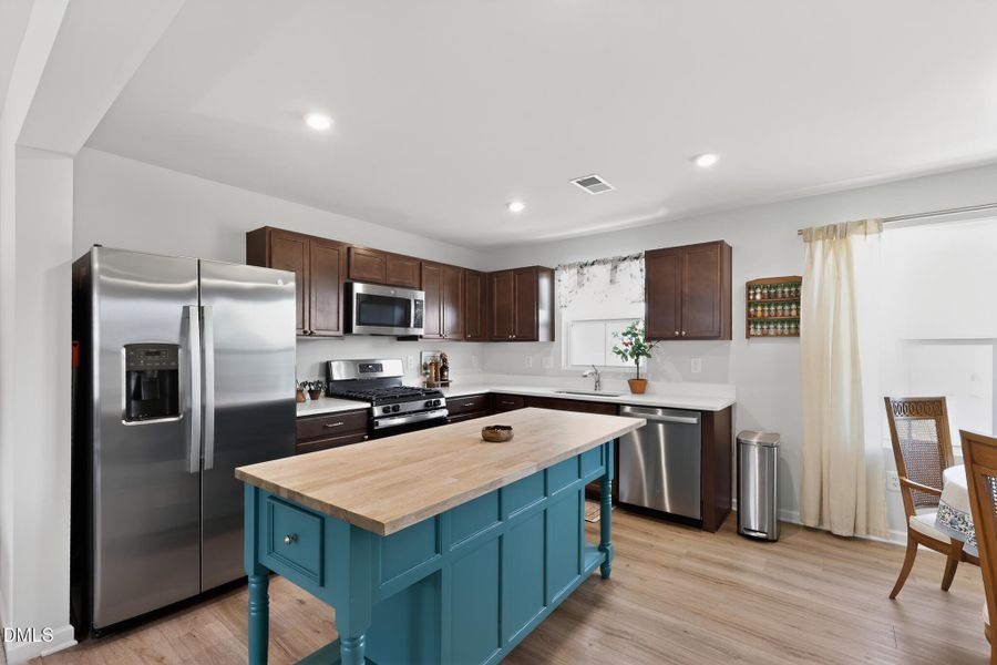 11_424_Emerald_Shire_Wy-Kitchen-1145 11_424_Emerald_Shire_Wy-Kitchen-1145