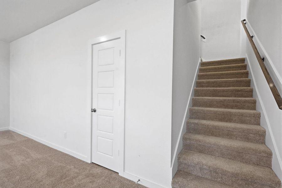 Spacious, unfurnished interior of a new home in , Iowa Colony (Image 44).