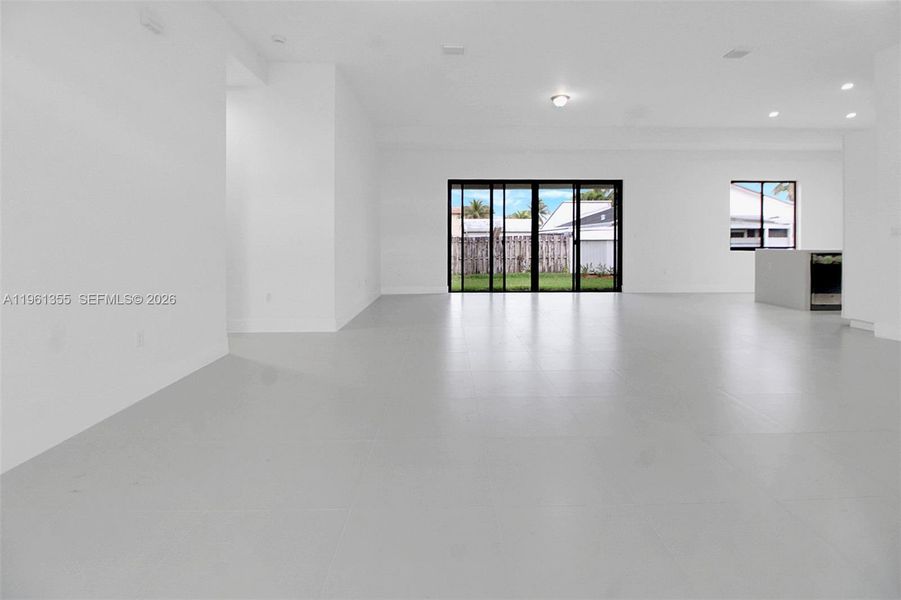 Spacious, unfurnished interior of a new home in , Cutler Bay (Image 16).