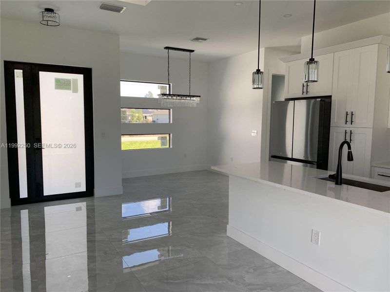 Spacious, unfurnished interior of a new home in , Lehigh Acres (Image 17).