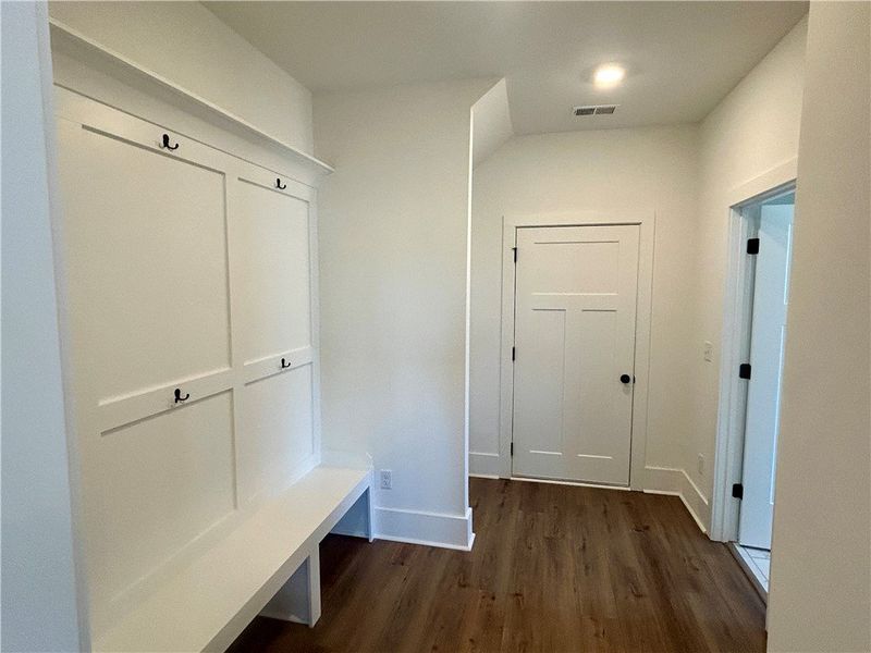 Spacious, unfurnished interior of a new home in Edwards Ridge, Central (Image 17).