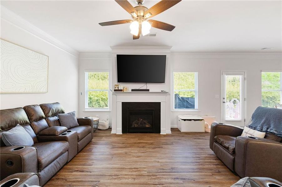 Furnished interior view inside a new home in , Dallas (Image 17).