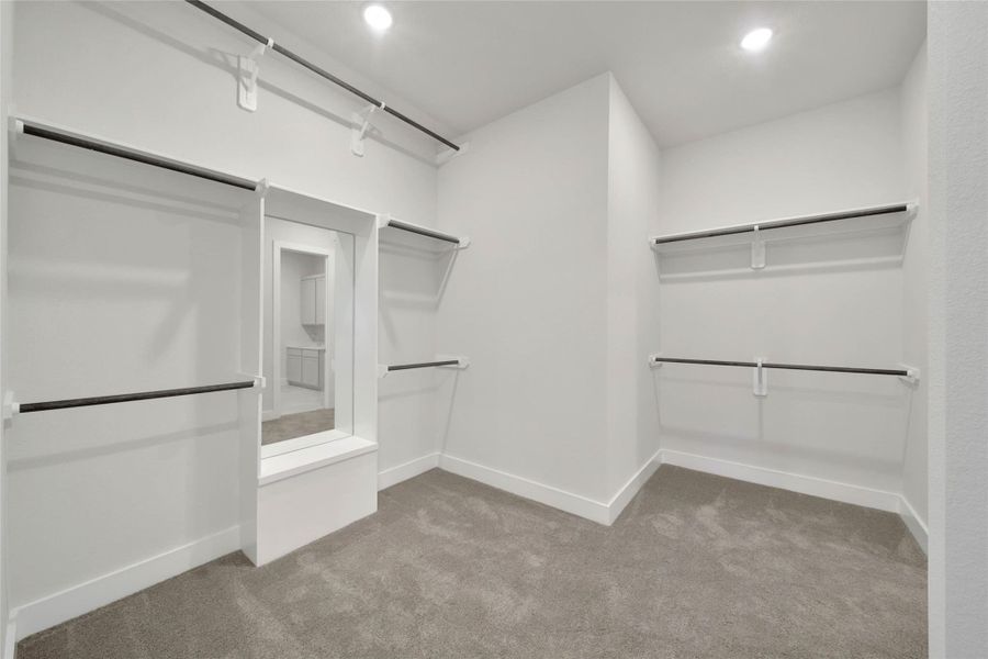 Spacious, unfurnished interior of a new home in , Rosharon (Image 45).