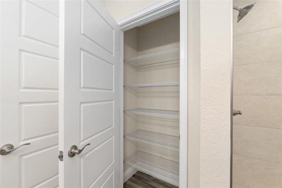 Close-up of interior finishes inside a home in , Ocala (Image 19). Close-up of interior finishes inside a home in , Ocala (Image 19).