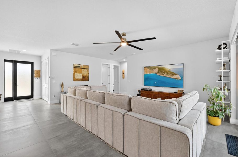 Family Room 5