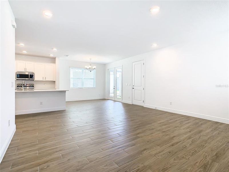 Spacious, unfurnished interior of a new home in , Winter Garden (Image 21).