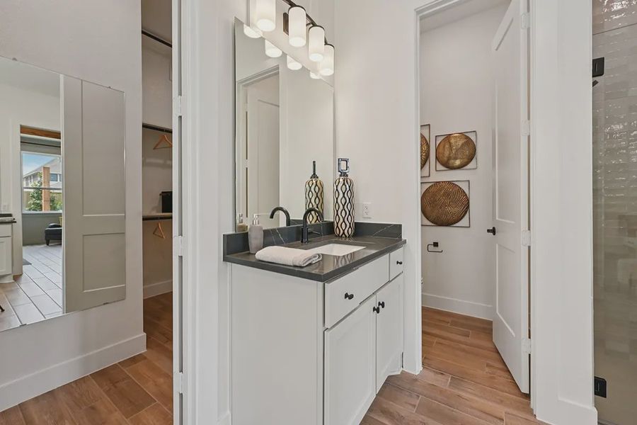 Furnished interior view inside a new home in Meridiana 60's, Manvel (Image 39).