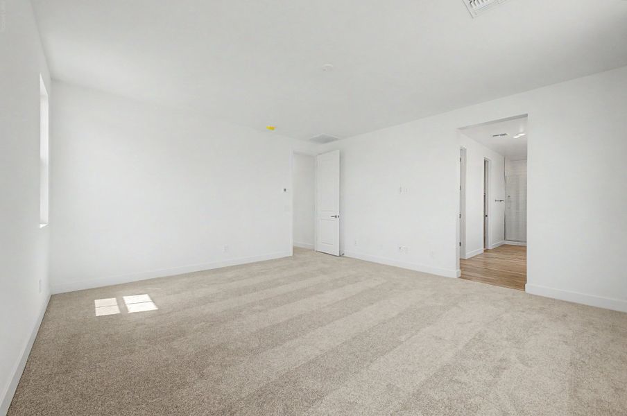 Spacious, unfurnished interior of a new home in Bella Storia, Gilbert (Image 10).
