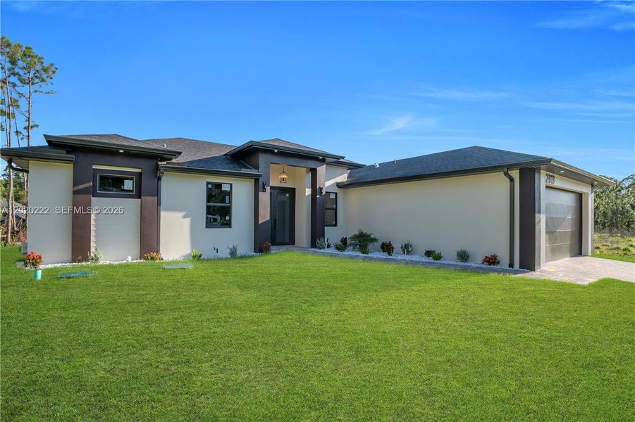 Exterior details and patio area of a home in , Lehigh Acres (Image 31).